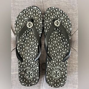 Tory Burch Flip Flops Size 9 Black & Gray
